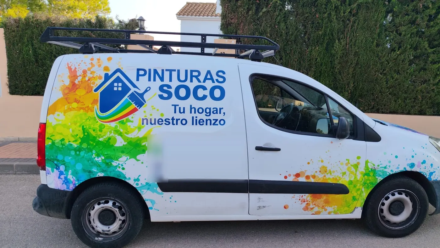 L’une des camionnettes de Pinturas Soco, peintres à Águilas